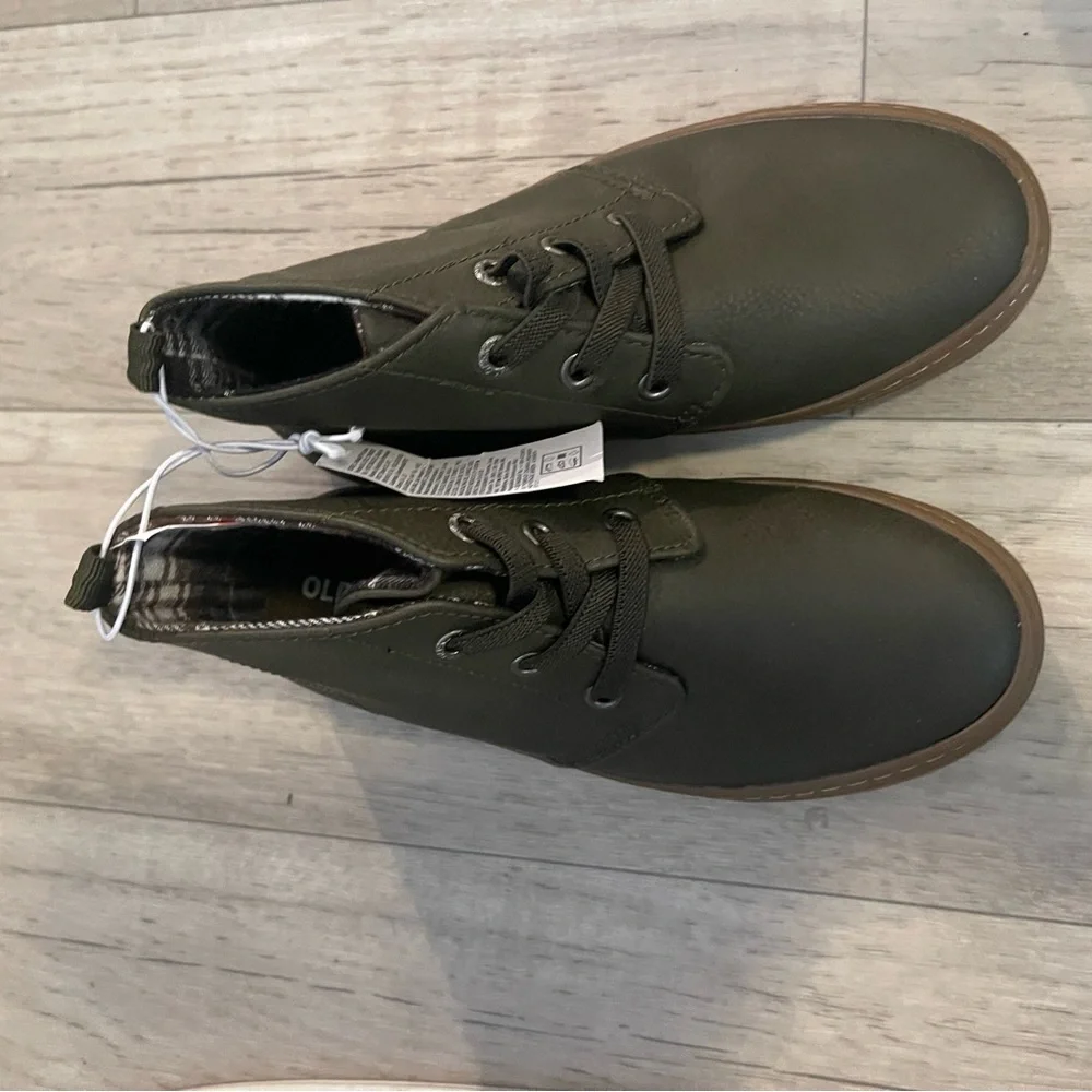 Old navy green fall kids toddler boy boots sz 12 NWT NEW